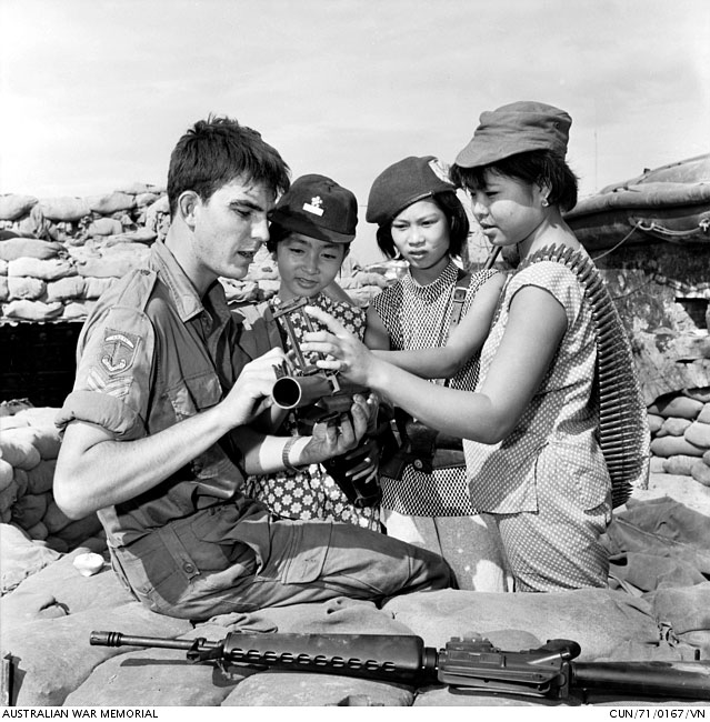 soldier with Vietnamese women